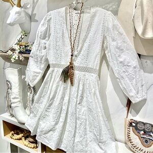 Eyelit crochet boho dress w shabby chic resort vacay beach vibe